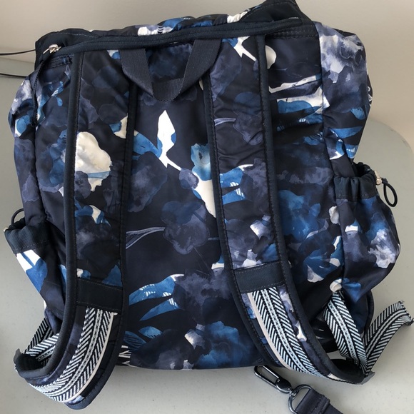 lululemon athletica Bags Lululemon Travelling Yogini Backpack